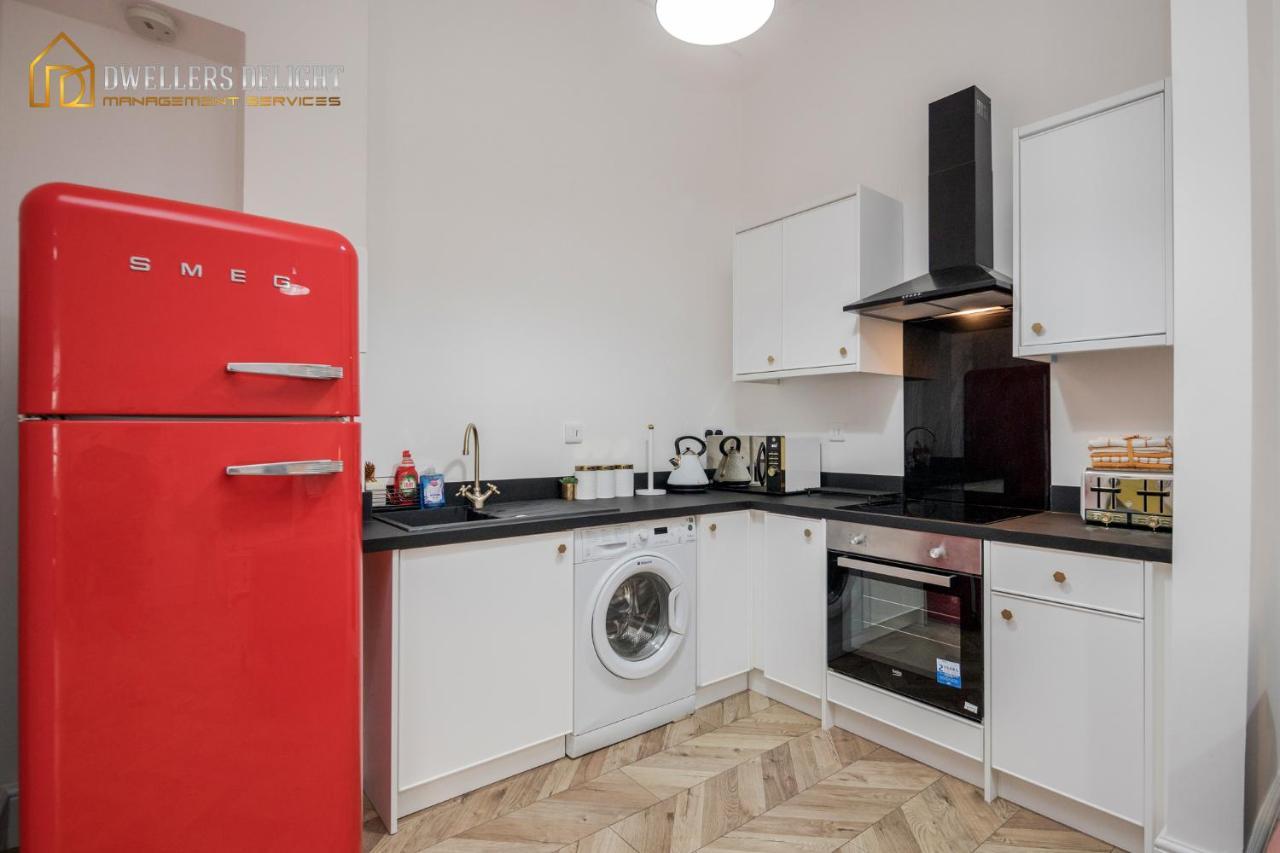 Entire 2 Bed Flat Plaistow,Canning Town Prime Location In London Exteriör bild